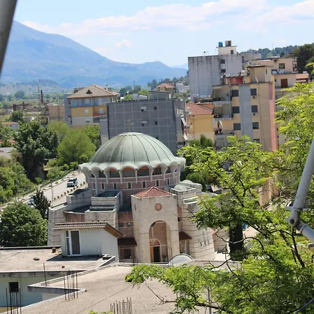 Gjirokaster Mountain View Apartment דירה *